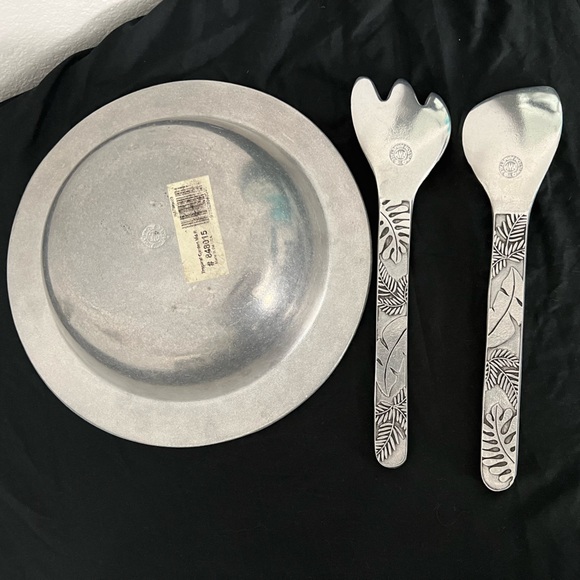 Wilton Armetale Tropical Garden Pewter Serving Bowl and Serving Fork & Spoon - Picture 3 of 16